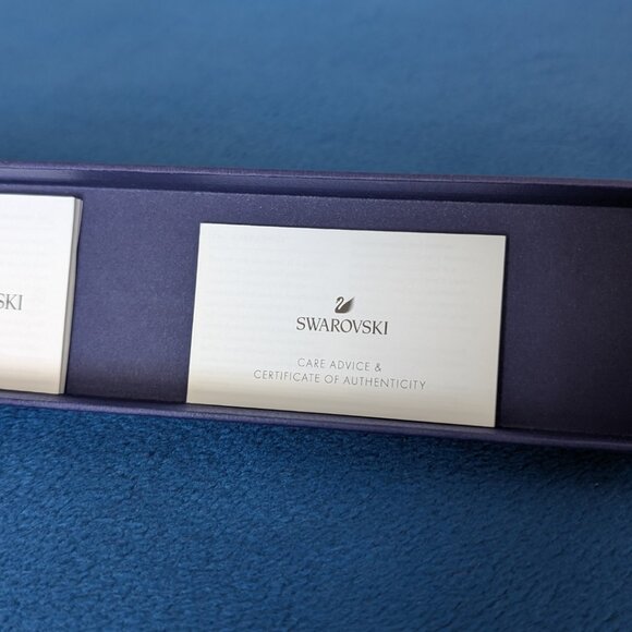 SWAROVSKI SS SWA Remix: Strand Clover Bracelet Black and White CRY/JET/ROSM - Picture 7 of 7